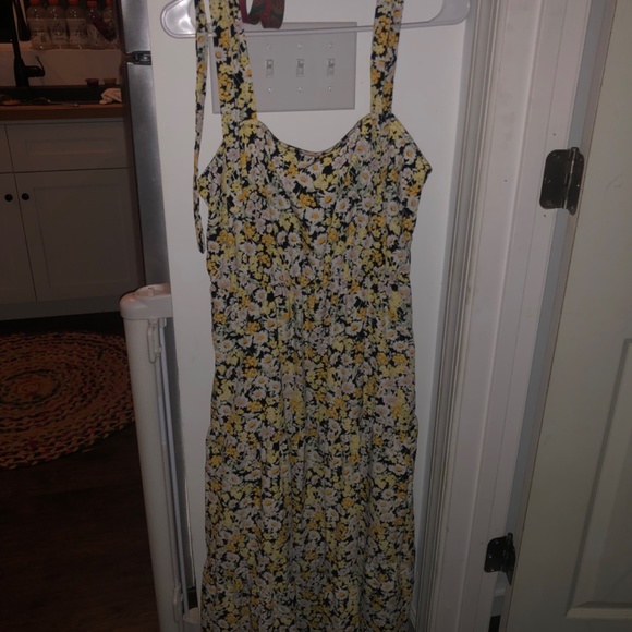 Size Large Maxi Dress Bundle - Picture 3 of 9